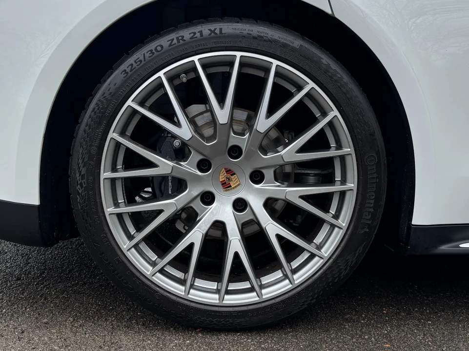2025 Porsche 976 Panamera - Image 12 of 21