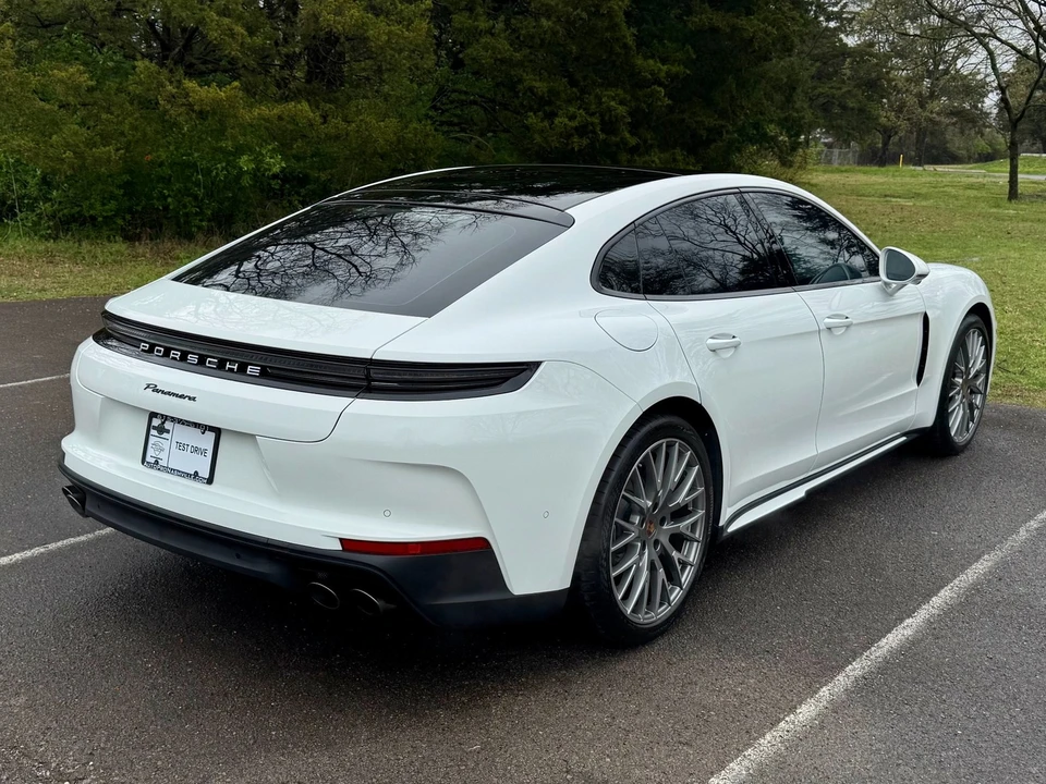 2025 Porsche 976 Panamera - Image 3 of 21