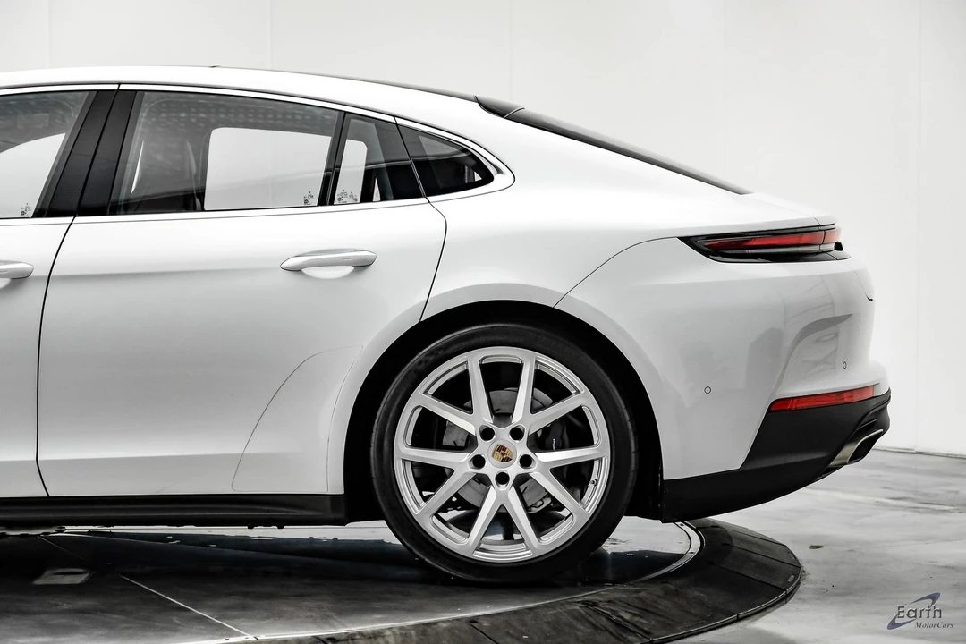 2025 Porsche 976 Panamera - Image 9 of 21