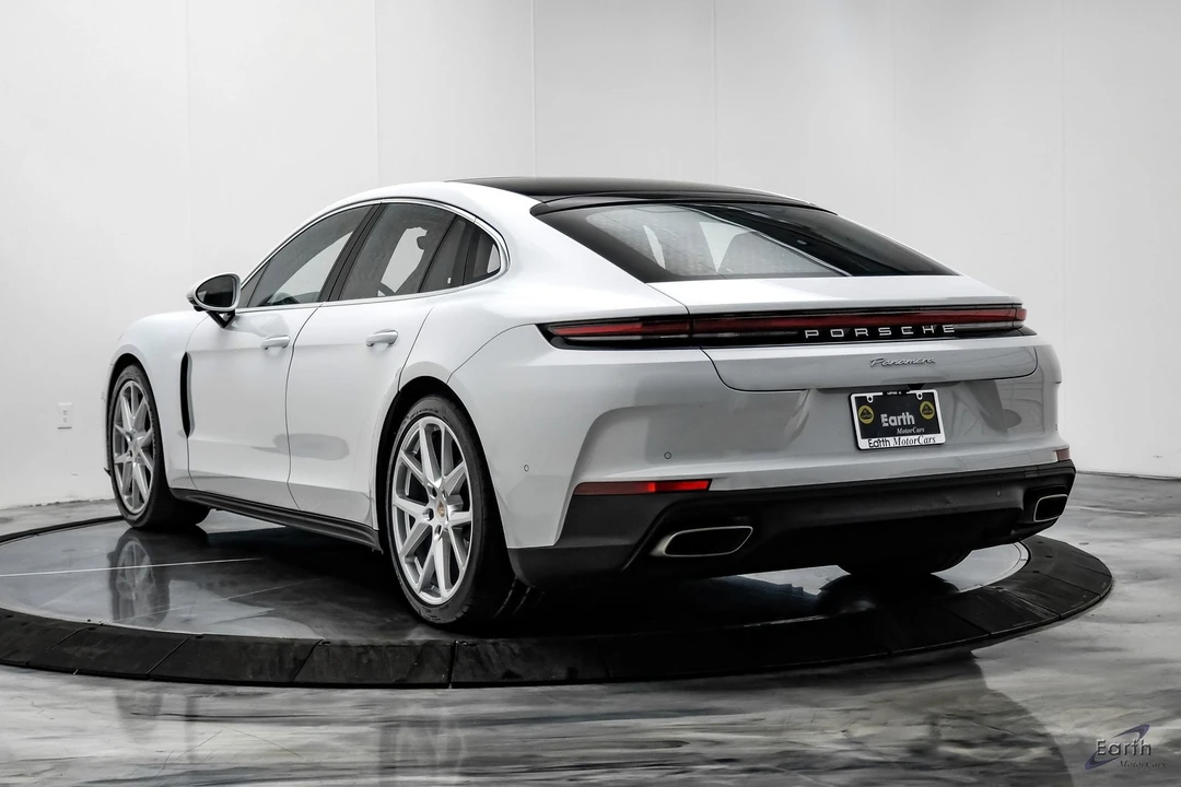 2025 Porsche 976 Panamera - Image 9 of 12