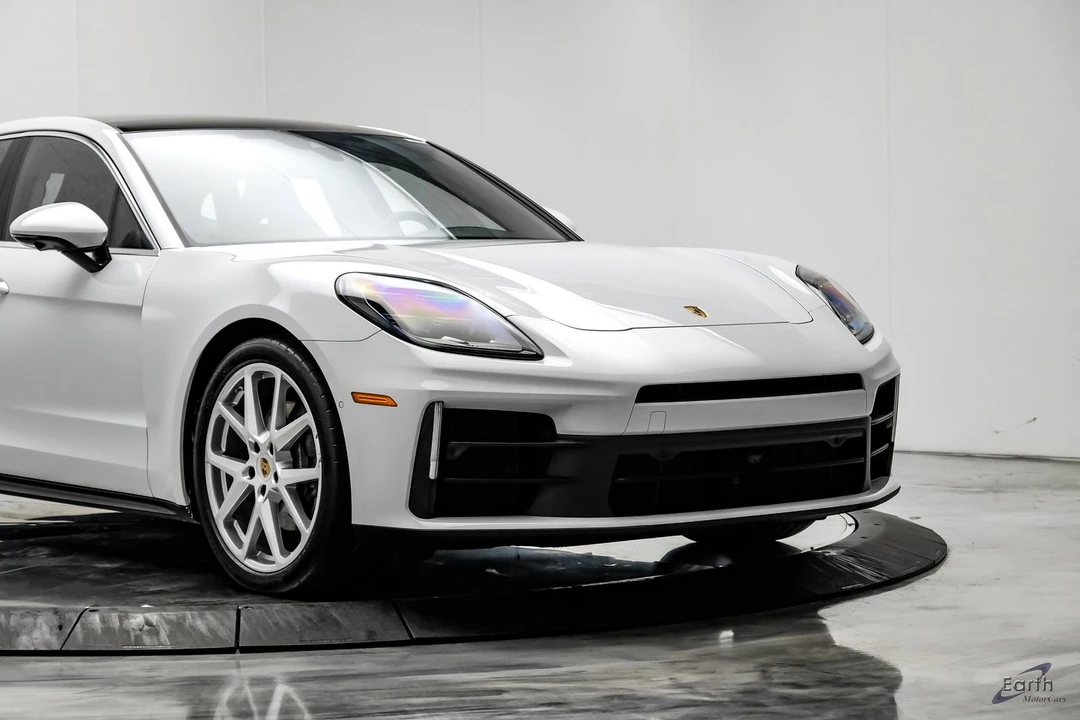 2025 Porsche 976 Panamera - Image 24 of 31