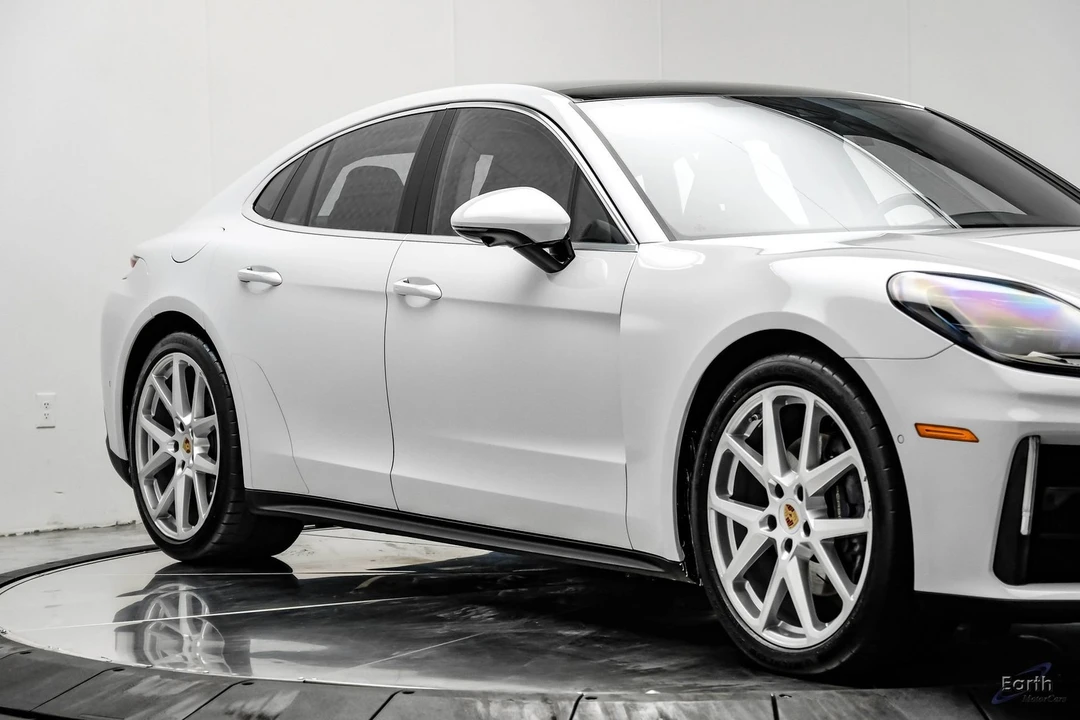 2025 Porsche 976 Panamera - Image 23 of 31