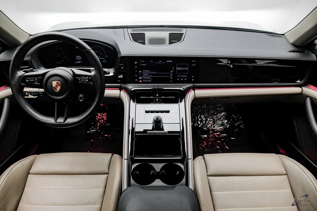 2025 Porsche 976 Panamera - Image 31 of 31