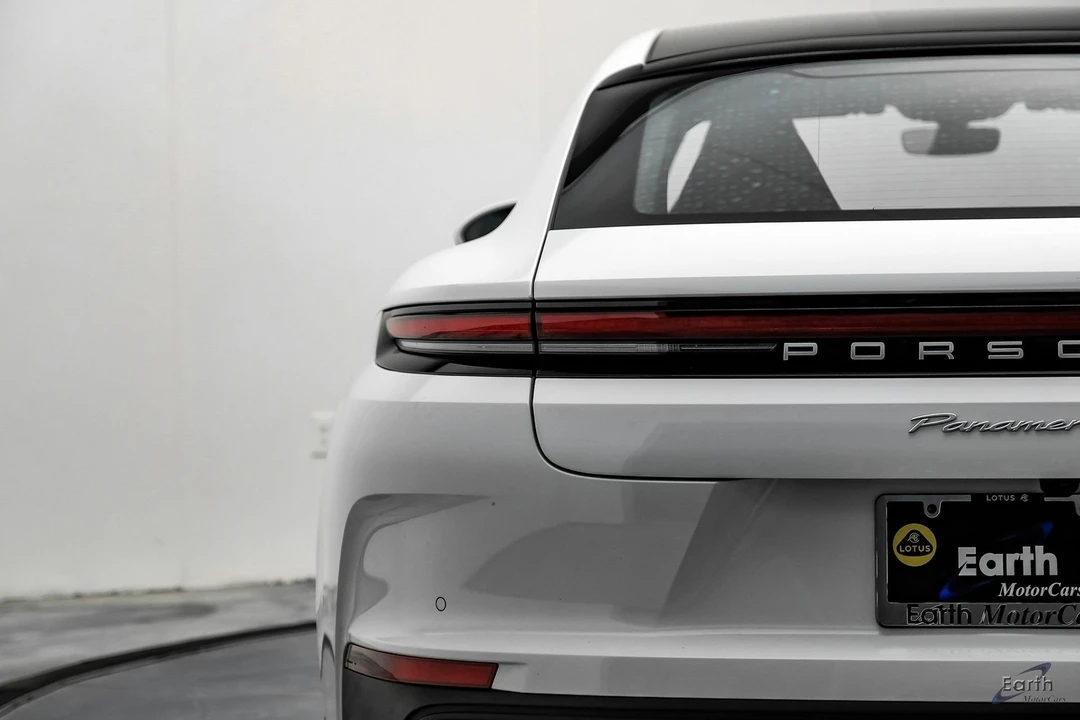 2025 Porsche 976 Panamera - Image 12 of 12