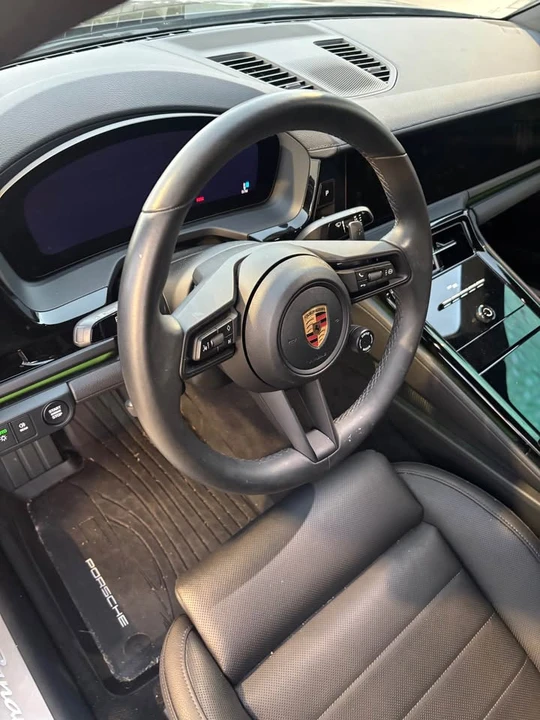 2025 Porsche 976 Panamera - Image 11 of 17
