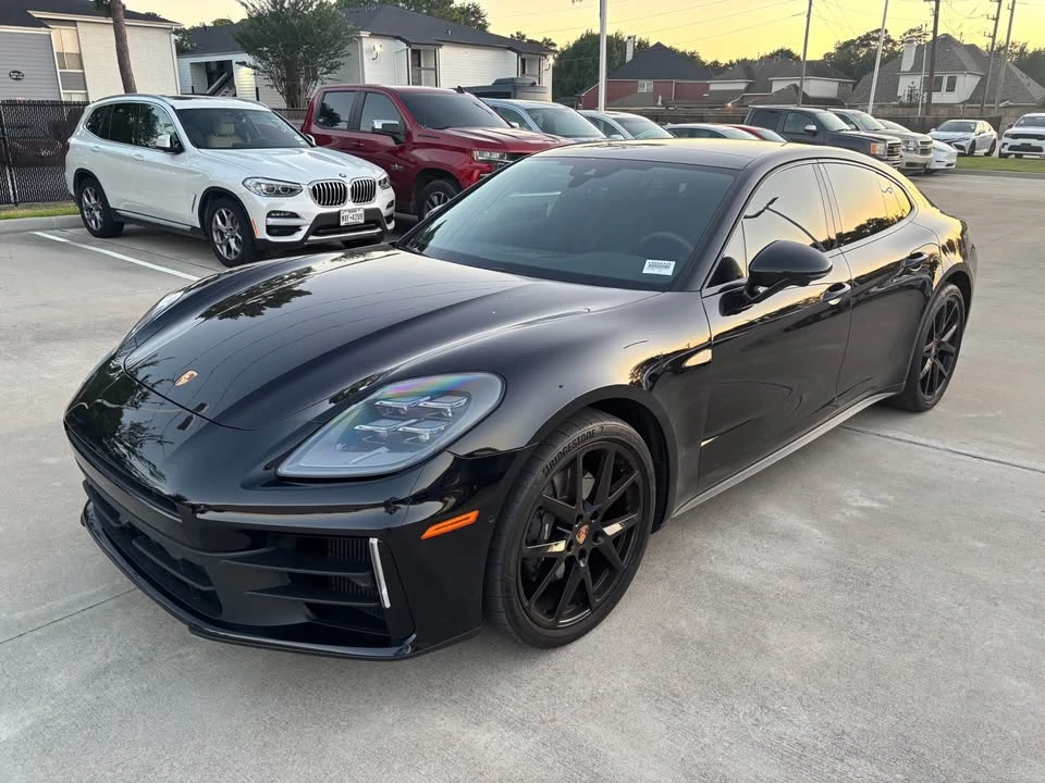 2025 Porsche 976 Panamera - Image 2 of 17