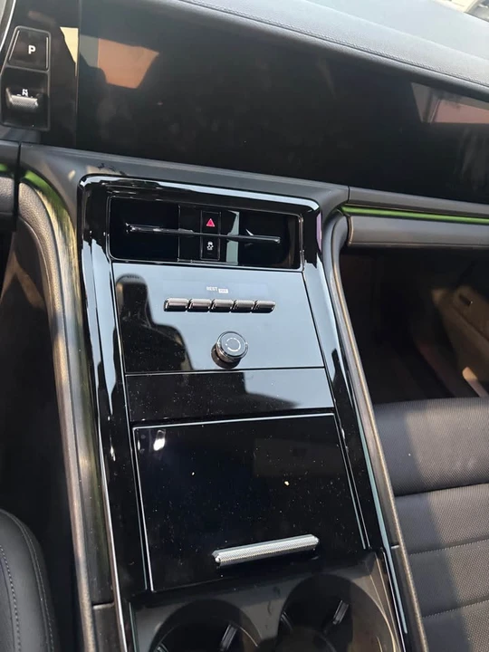 2025 Porsche 976 Panamera - Image 12 of 17