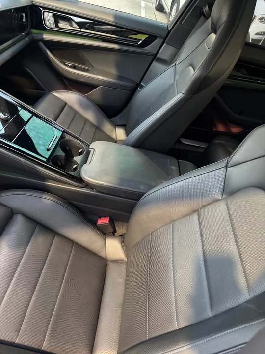 2025 Porsche 976 Panamera - Image 10 of 17