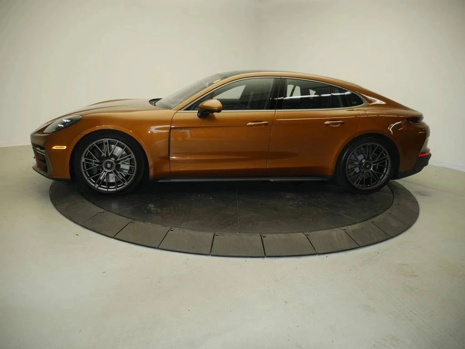 2025 Porsche 976 Panamera Turbo - Image 2 of 5