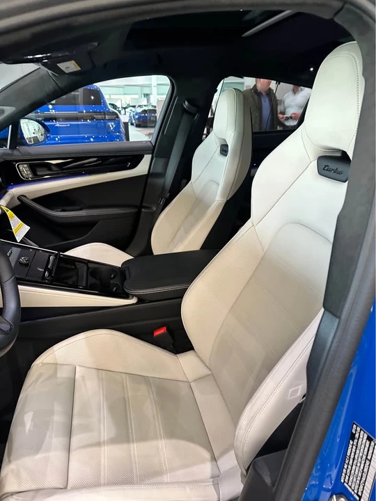 2025 Porsche 976 Panamera Turbo - Image 3 of 11
