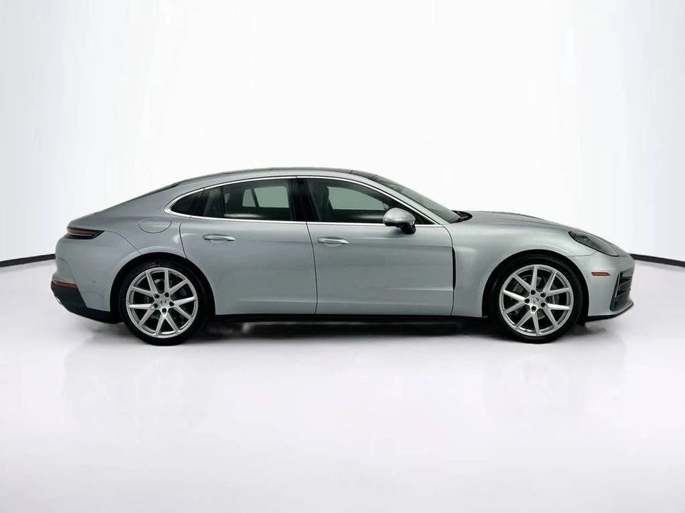 2025 Porsche 976 Panamera - Image 4 of 5