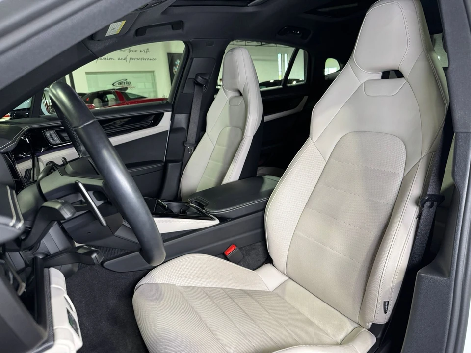2025 Porsche 976 Panamera - Image 10 of 12