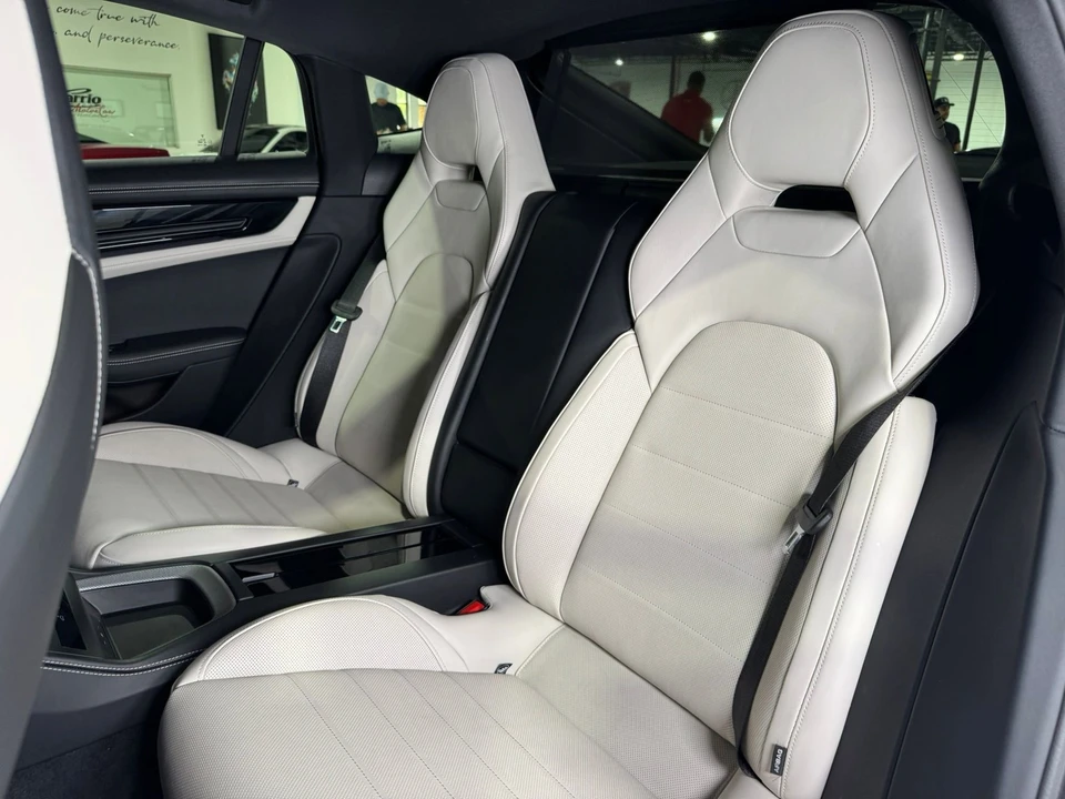 2025 Porsche 976 Panamera - Image 12 of 12