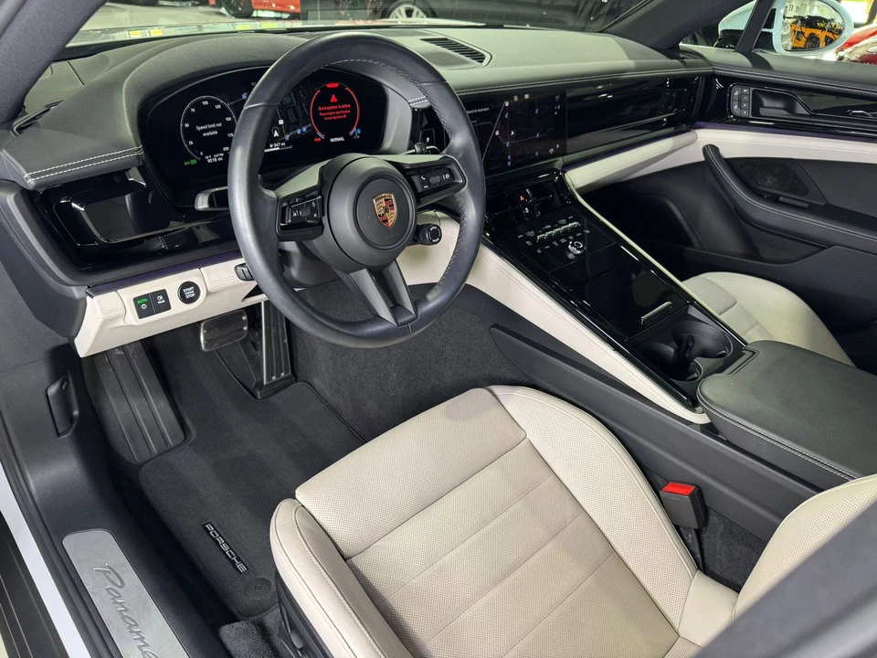 2025 Porsche 976 Panamera - Image 9 of 12