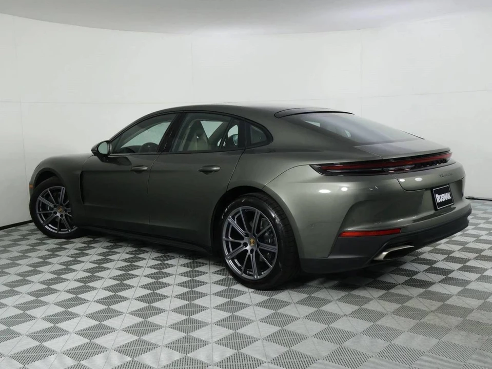 2025 Porsche 976 Panamera - Image 3 of 5
