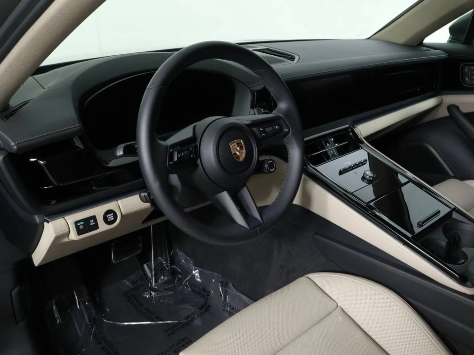 2025 Porsche 976 Panamera - Image 4 of 5