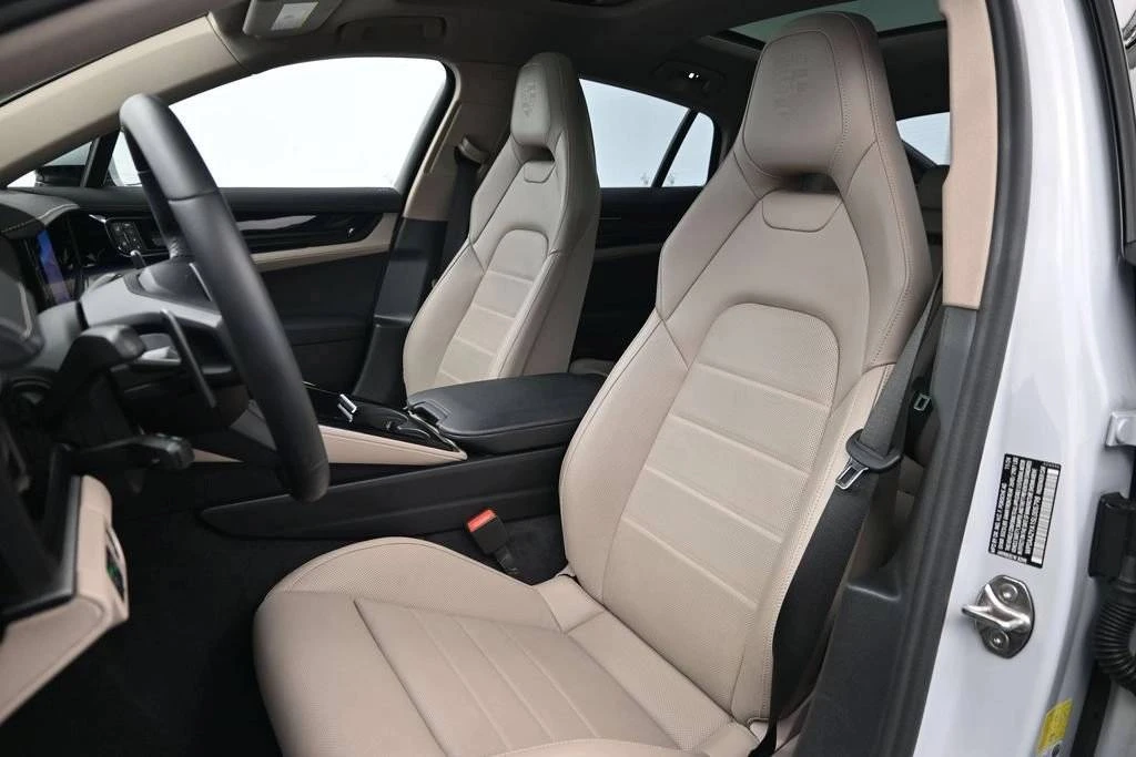 2025 Porsche 976 Panamera - Image 5 of 5