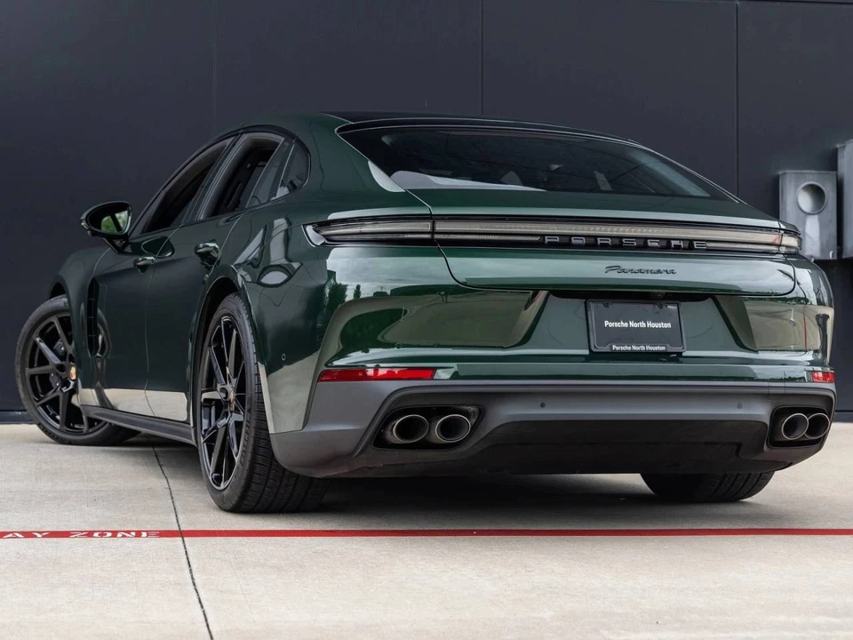 2025 Porsche 976 Panamera - Image 3 of 4