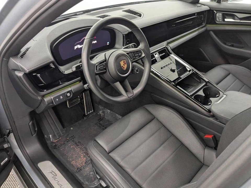 2025 Porsche 976 Panamera - Image 4 of 5