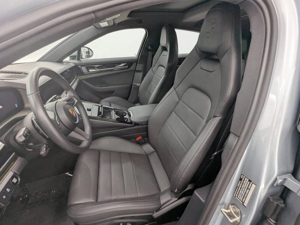 2025 Porsche 976 Panamera - Image 5 of 5