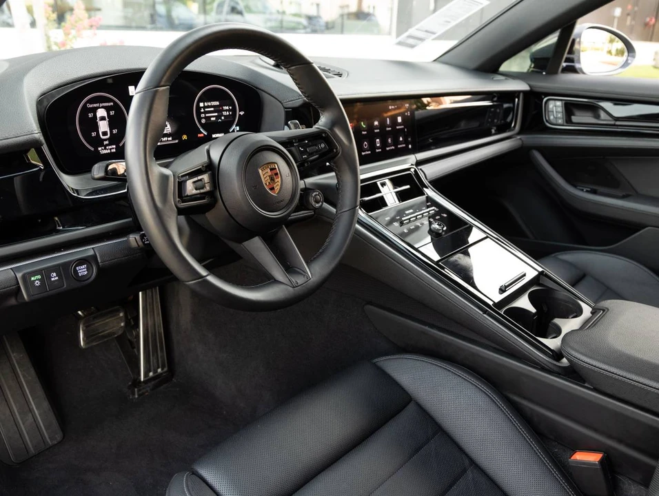 2025 Porsche 976 Panamera - Image 4 of 5