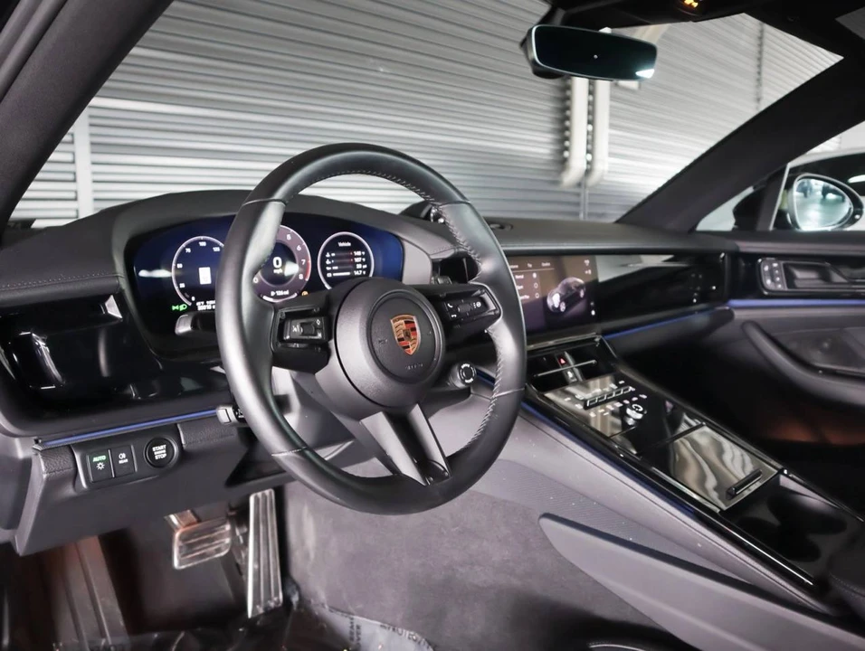 2025 Porsche 976 Panamera - Image 4 of 5