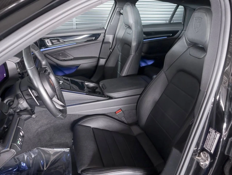 2025 Porsche 976 Panamera - Image 5 of 5