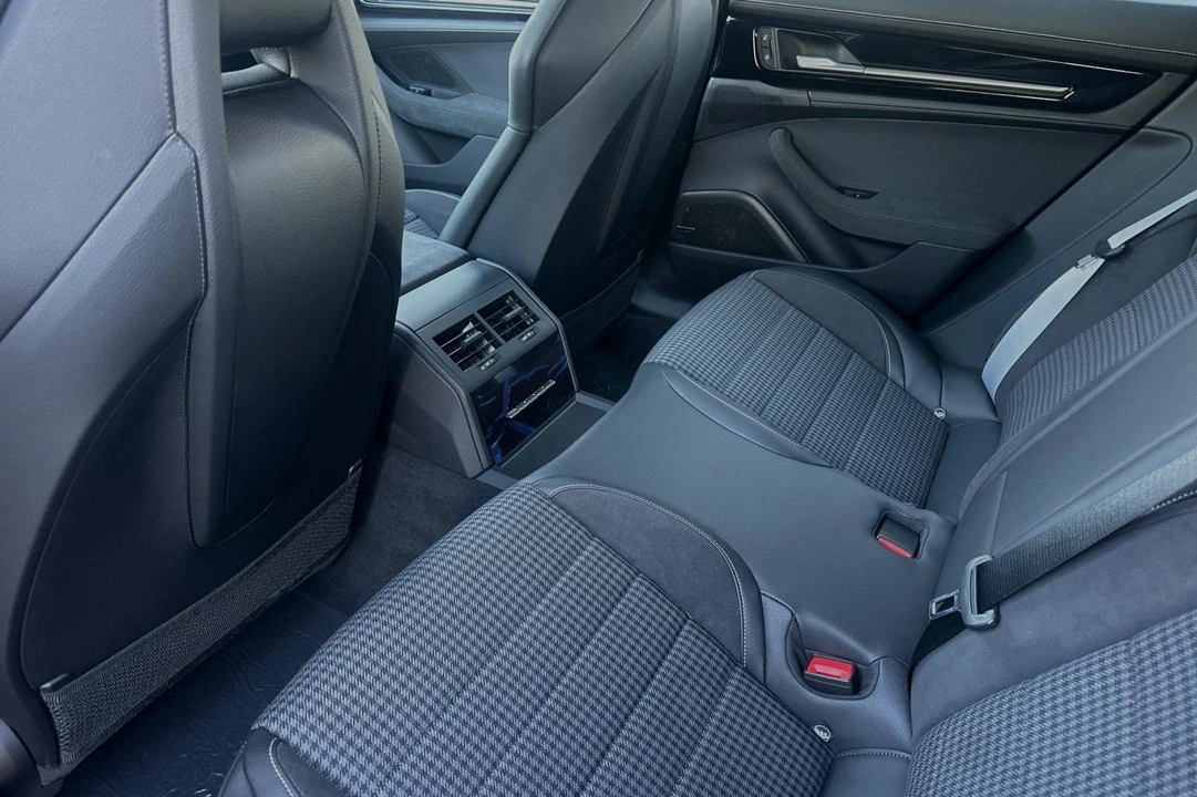2025 Porsche 976 Panamera - Image 15 of 21
