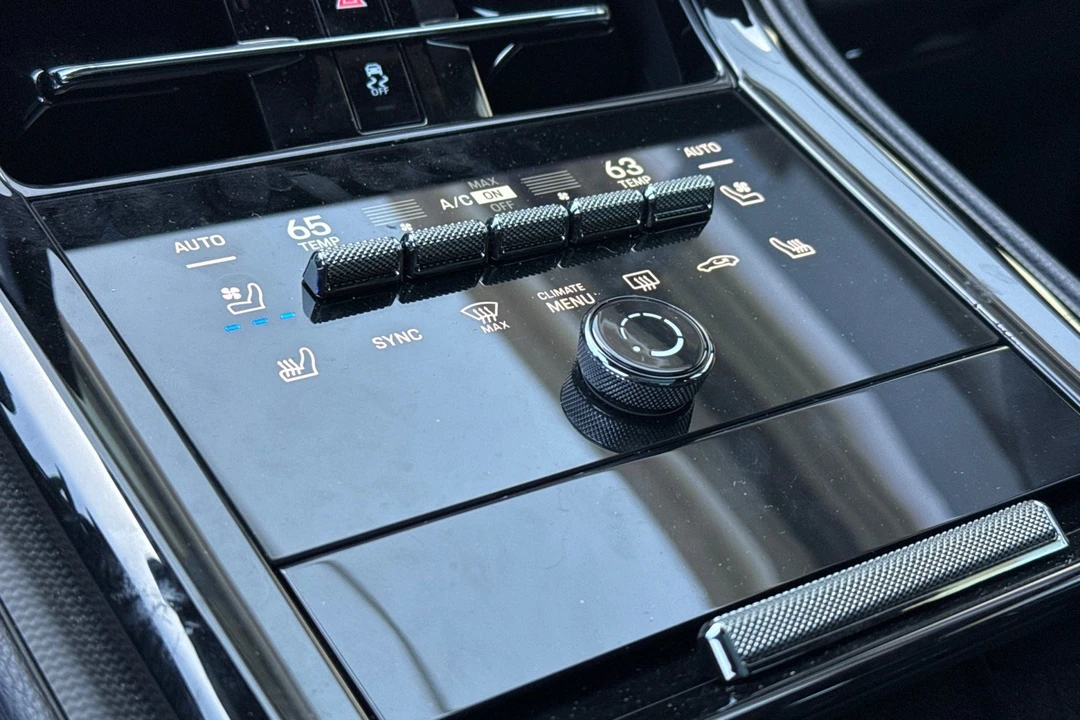 2025 Porsche 976 Panamera - Image 25 of 31