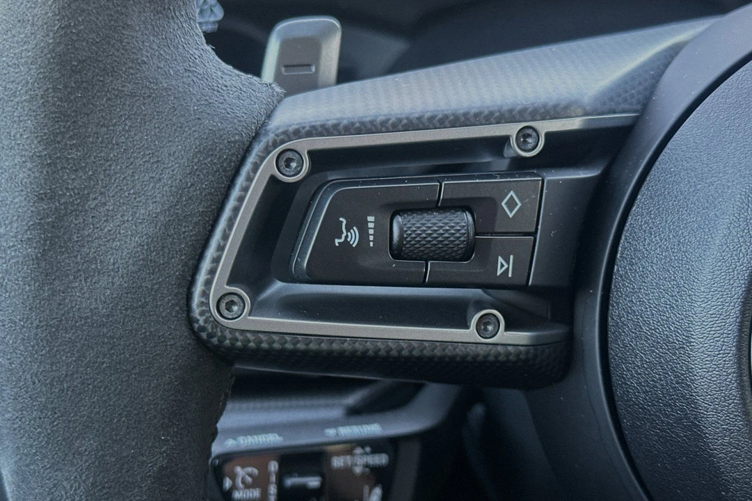 2025 Porsche 976 Panamera - Image 30 of 31