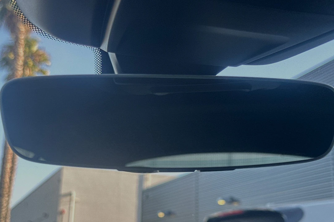 2025 Porsche 976 Panamera - Image 21 of 31