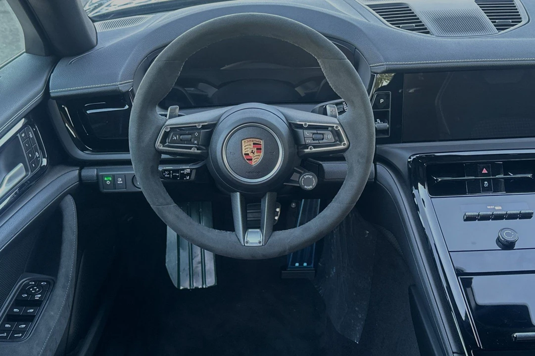 2025 Porsche 976 Panamera - Image 16 of 21
