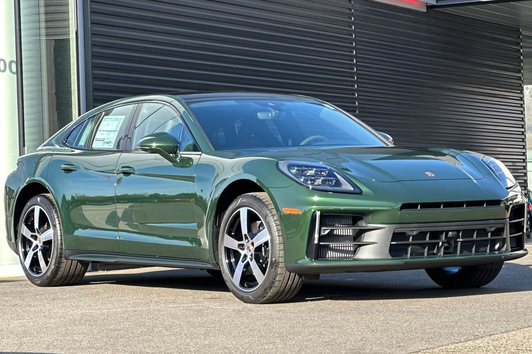 2025 Porsche 976 Panamera - Image 10 of 21