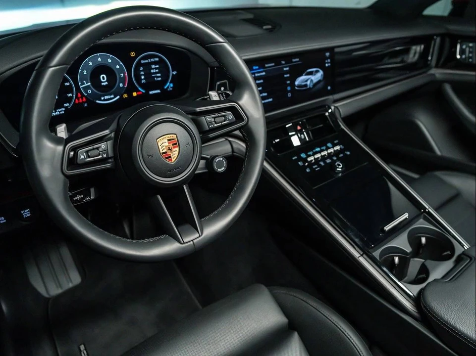 2025 Porsche 976 Panamera - Image 4 of 5