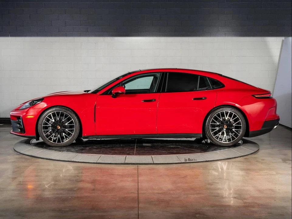 2025 Porsche 976 Panamera - Image 2 of 5