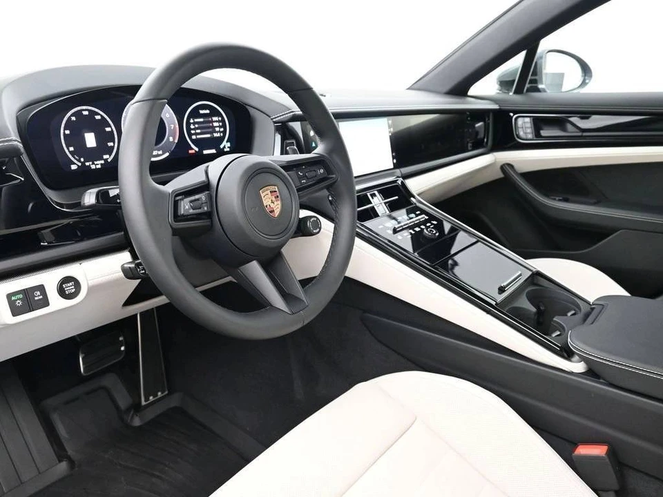 2025 Porsche 976 Panamera - Image 4 of 5