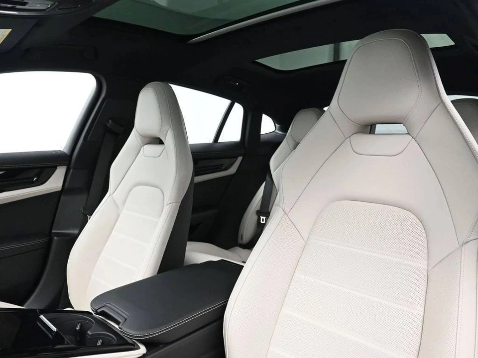 2025 Porsche 976 Panamera - Image 5 of 5