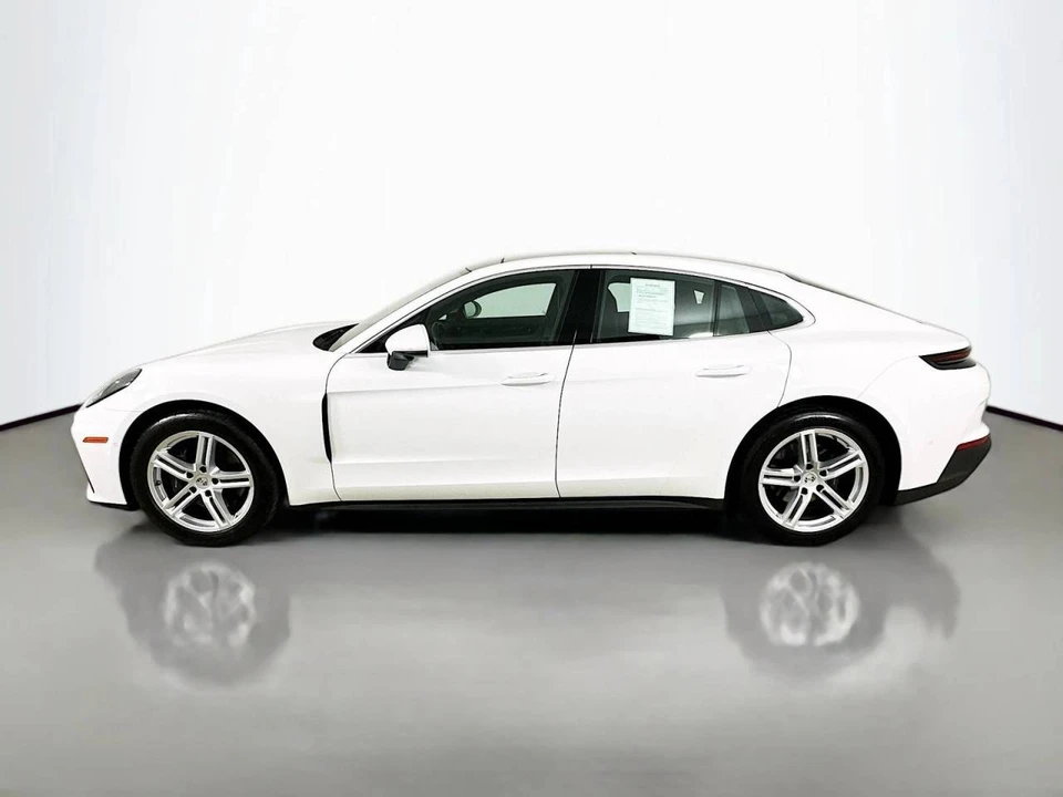 2025 Porsche 976 Panamera - Image 2 of 5