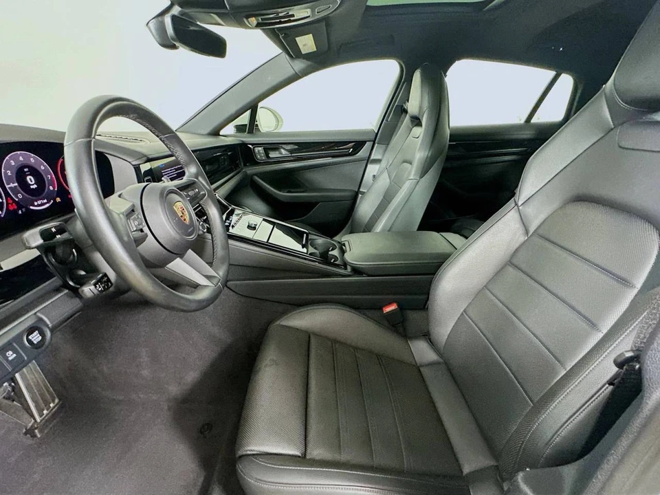 2025 Porsche 976 Panamera - Image 5 of 5