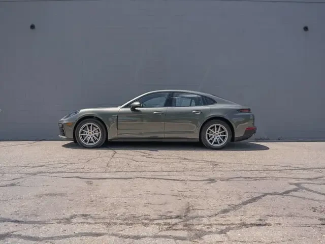 2025 Porsche 976 Panamera - Image 14 of 31