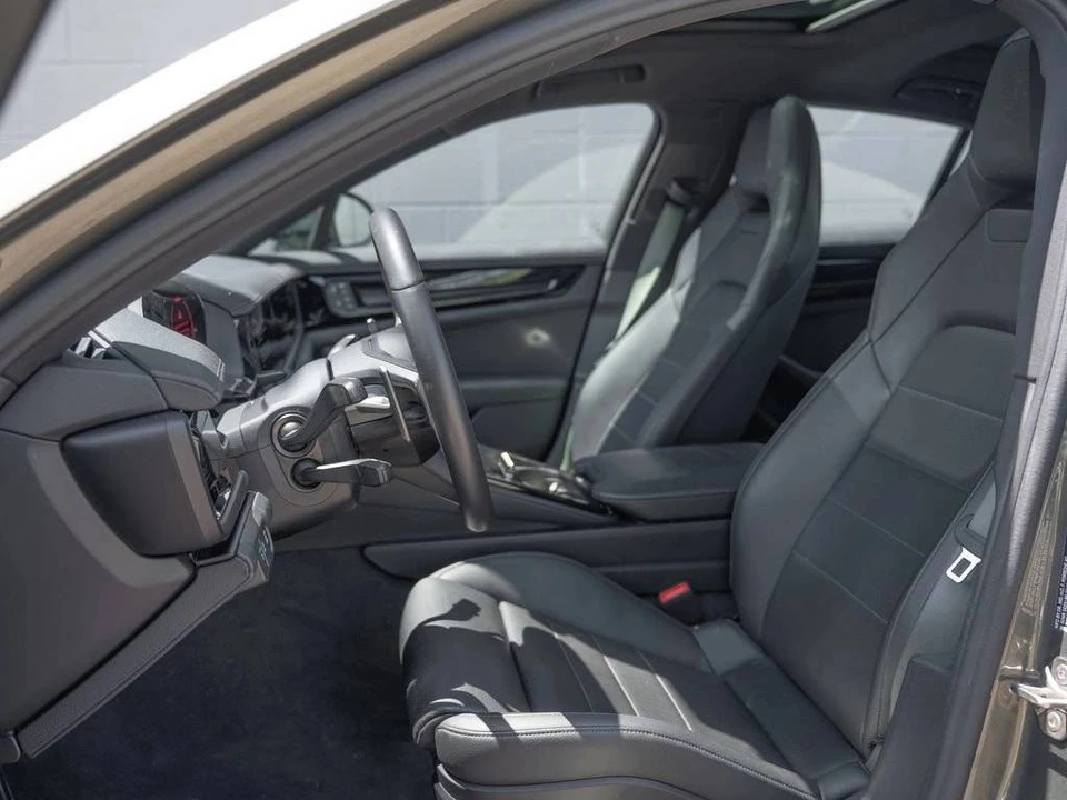 2025 Porsche 976 Panamera - Image 5 of 5