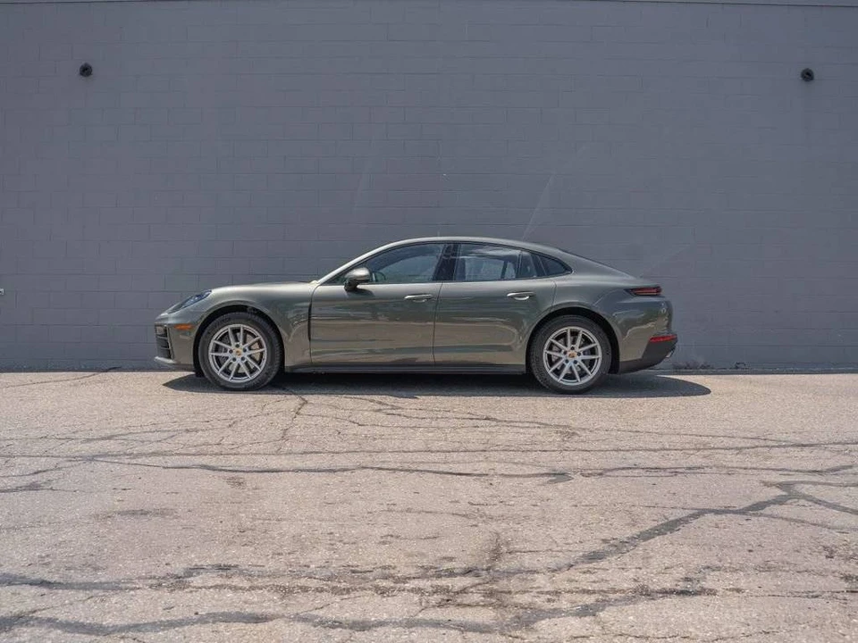 2025 Porsche 976 Panamera - Image 2 of 5