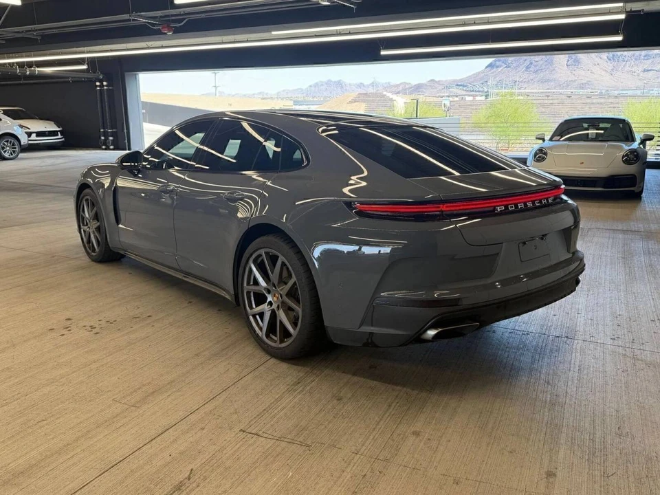 2025 Porsche 976 Panamera - Image 3 of 4