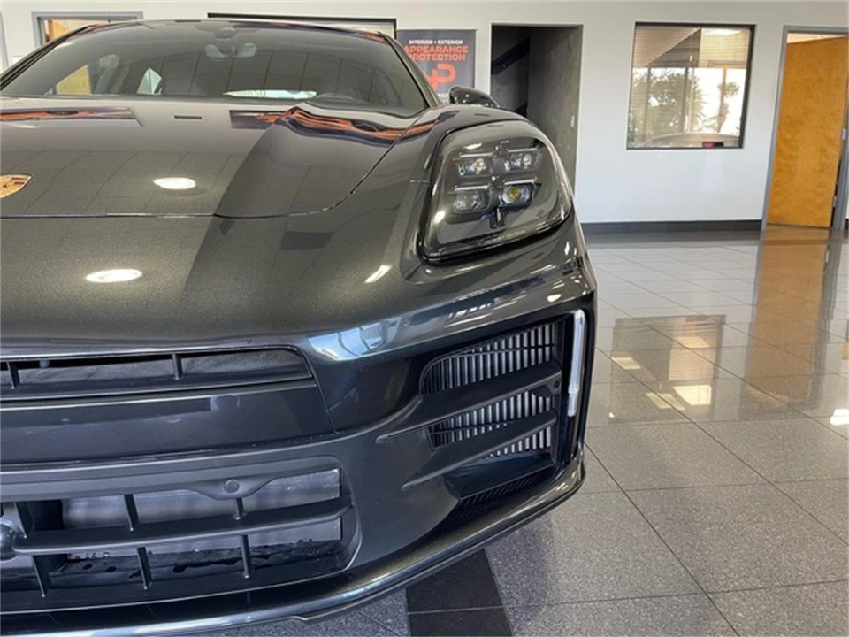 2025 Porsche 976 Panamera - Image 10 of 31
