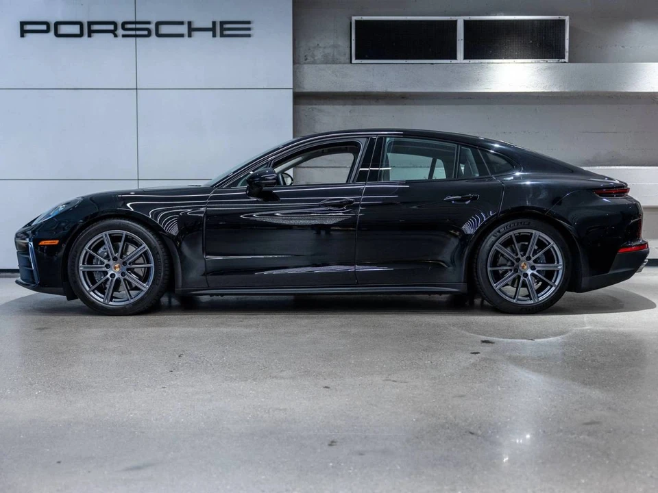 2025 Porsche 976 Panamera - Image 2 of 5