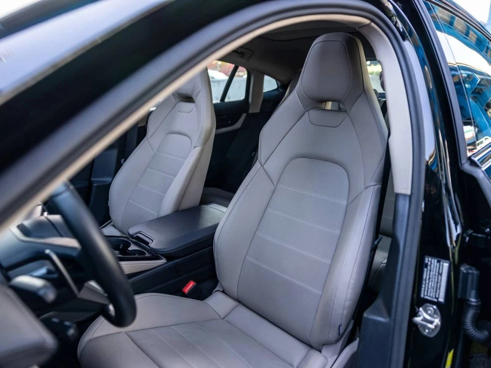 2025 Porsche 976 Panamera - Image 5 of 5