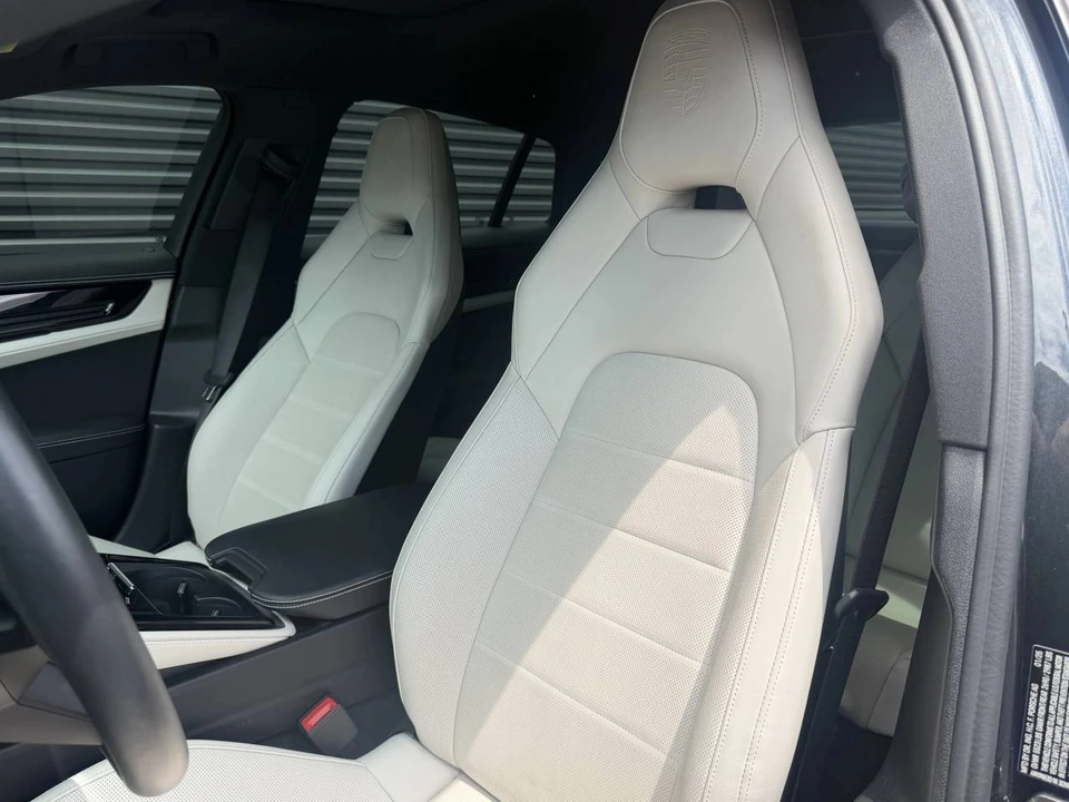 2025 Porsche Panamera - Image 5 of 5