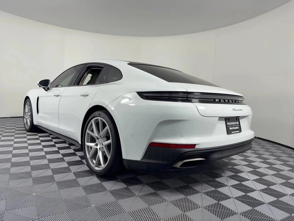 2025 Porsche 976 Panamera - Image 3 of 4