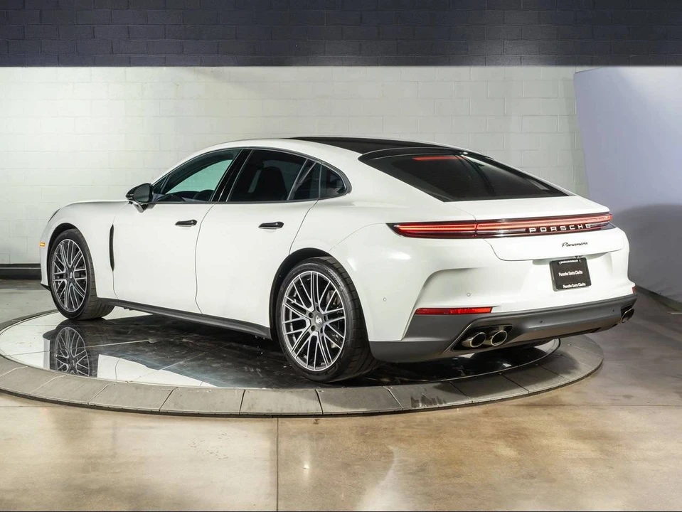 2025 Porsche 976 Panamera - Image 3 of 4