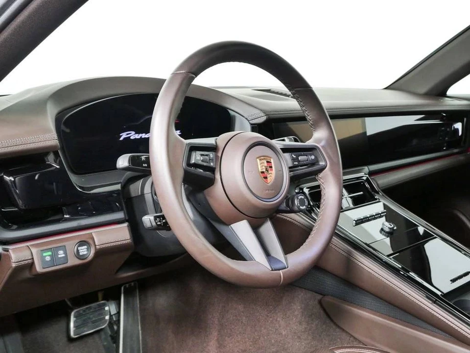 2025 Porsche 976 Panamera - Image 4 of 5